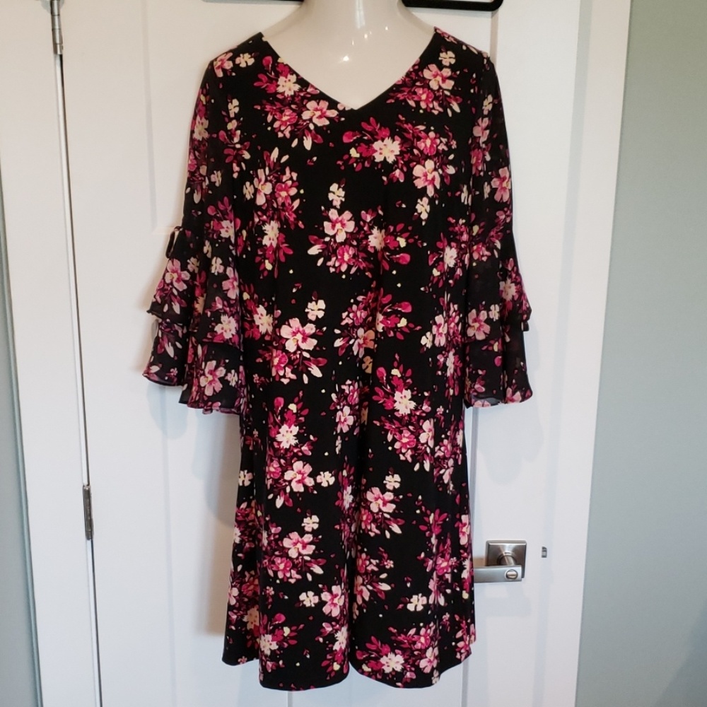 Roz and Ali Shift Dress